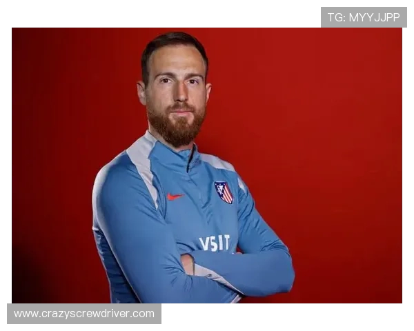 职业生涯第六次获奖,奥布拉克领取萨莫拉奖