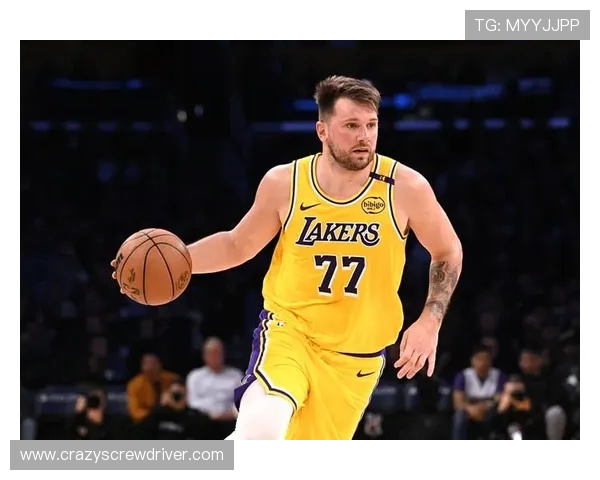 原创东契奇独狼式崩盘,老詹体能危机暴露!湖人脆弱的防守该如何补救